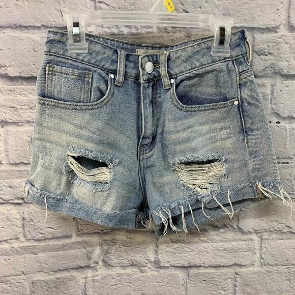 Pacsun Mom Shorts Womens 23 Light Wash Distressed Denim Jean Shorts  Raw Hem‎ - Picture 1 of 7